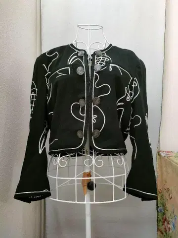 이타리야 블랙 노카라 자켓 숏 기장 레트로 구제 의류