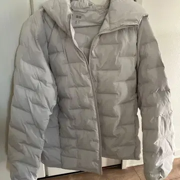 UNIQLO PUFFTECH 퍼프 테크 후드티 M 화이트