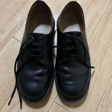 닥터마틴 3홀 UK7 잉글랜드제