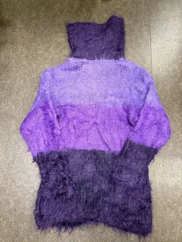 보라색 그라데이션 니트 롱 스웨터