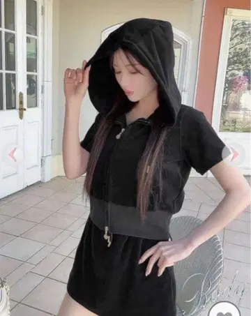 [ 새상품 ] Rady 벨로아 스커트 셋업 블랙