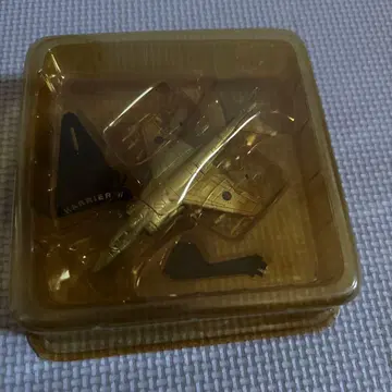 HARIER II 골드 컬러 모델 스탠드 포함