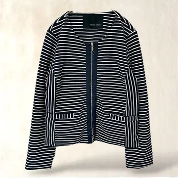 [ 이카베카 ] 노카라 자켓 F 네이비 계열 보더 무늬 풀 집업