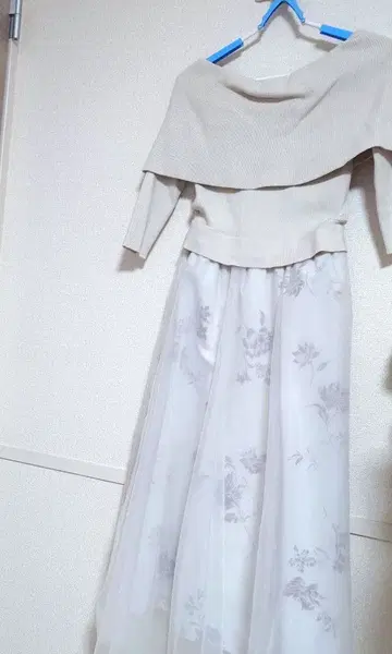 오프숄더 꽃무늬 쉬폰 롱 원피스