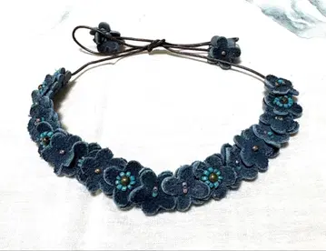 45R 가죽 작은 꽃 목걸이 (네이비) 인기 완판