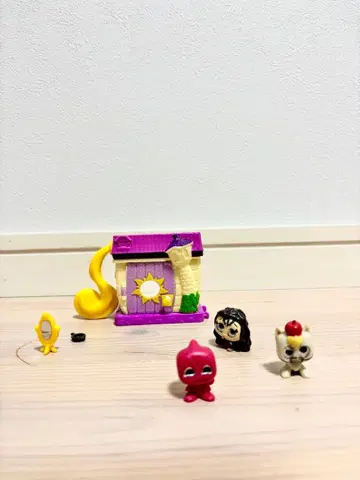 디즈니 도어라블 라푼젤의 집과 피규어 3개 세트