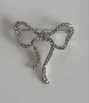 반돔 부티크 브로치 큐빅 리본