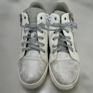 화이트 x 실버 스팽글 하이컷 스니커즈