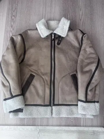 베이지 무스탕 코트 보아 카라 부착