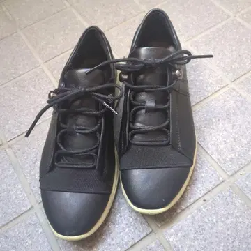 ecco 블랙 스니커즈