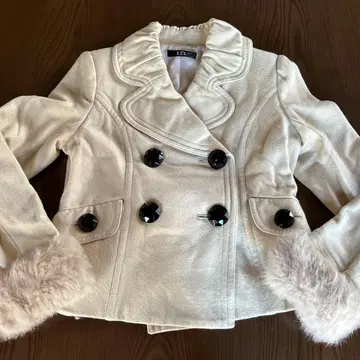 S.P.C. 아이보리 더블 브레스트 피 코트