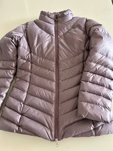 EA7 퍼플 다운 자켓