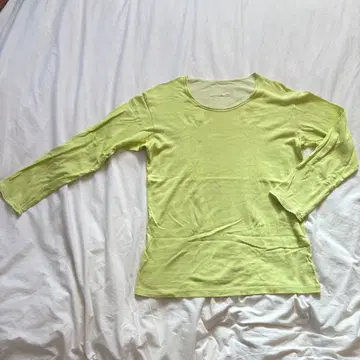 라임 그린 긴팔 티셔츠