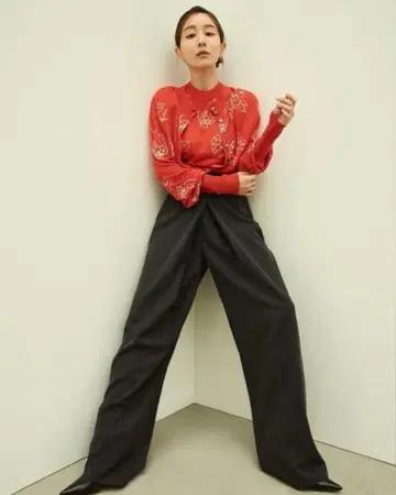 새상품 CLANE 그레이 슬랙스 팬츠 다나카 미나미 콜라보 완판템