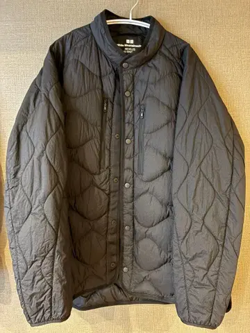UNIQLO 화이트 마운티니어링 다운 블랙