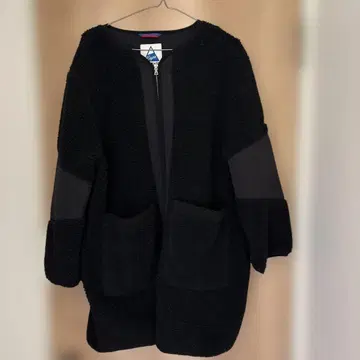 capeHEIGHTS 블랙 보아 자켓 반팔