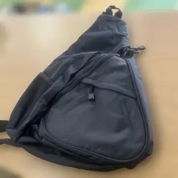 721 블랙 나일론 슬링백