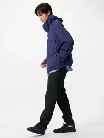 유니클로 EZY 청바지 블랙 M 미사용 새상품 인상 모델