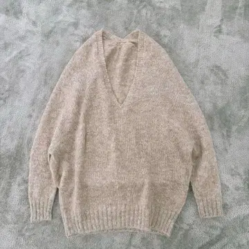 윔 가젯 V넥 니트 모헤어 코쿤 실루엣 알파카 베이지