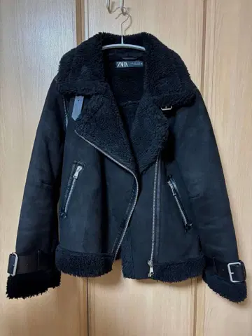 ZARA 자라 페이크 무스탕 라이더스