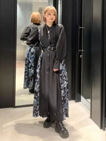 HARE 뉘앙스 무늬 절개 원피스