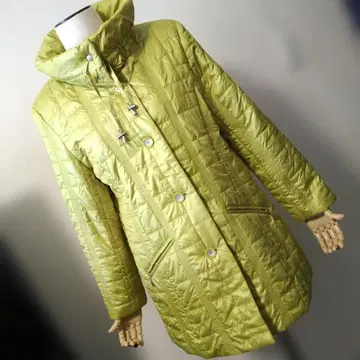 [ 미사용 새상품 ] 퀼팅 코트 ML 체형