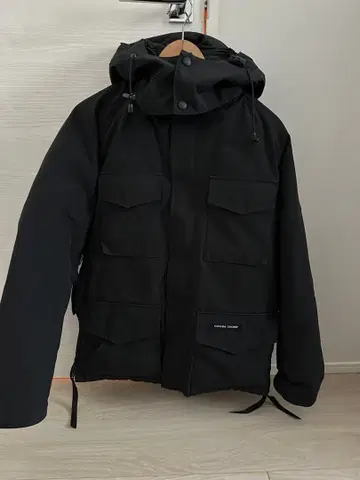 블랙 다운 자켓 후드 부착