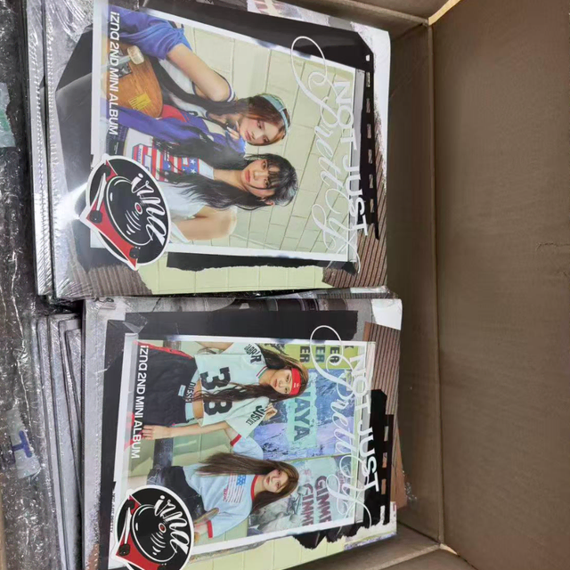 현물) 이즈나 not just pretty 포스터 슈퍼크러쉬 미개봉 앨범