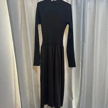 러그나무 문 개더 니트 원피스 브라운