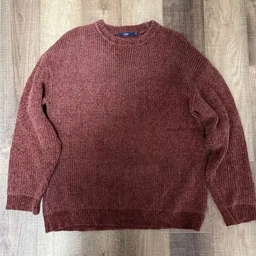 벽돌색 크루넥 니트