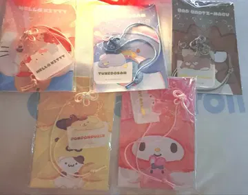 산리오 캐릭터즈 복복 부적풍 아크릴 키링 (댓글로 기입 필수)