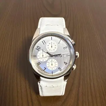 D&G 쿼츠 손목시계 화이트 가죽