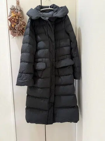 품절 모델 유니클로+J 울트라 라이트 다운 후디드 코트 M