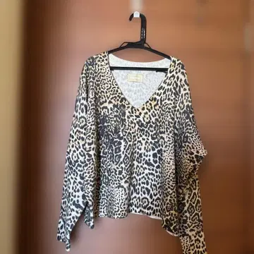 최종 가격 인하 자딕앤볼테르 스웨터