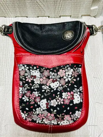 레어 화산 KAZAN 유기압착 헬로키티 콜라보 가죽백 벚꽃 일본풍 패턴