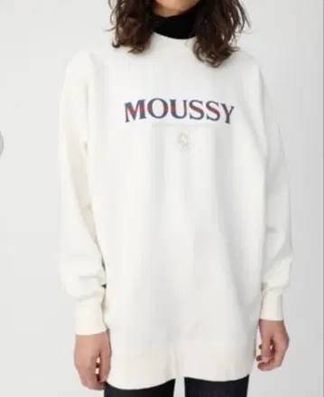 [ 새상품급 ] MOUSSY 로고 맨투맨 F 사이즈 크림
