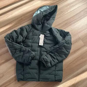 유니클로 퍼프 테크 후드티 XS 카키