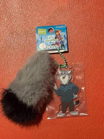 꼬리 달린 키링 파우버드