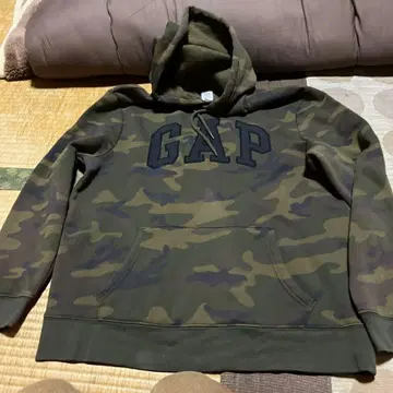 GAP 카모 패턴 후드티