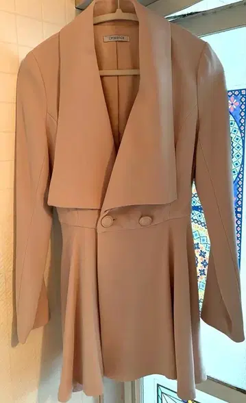 립 서비스 베이지 트렌치 A라인 플레어 코트