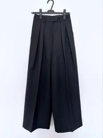 ORR 턱 와이드 팬츠