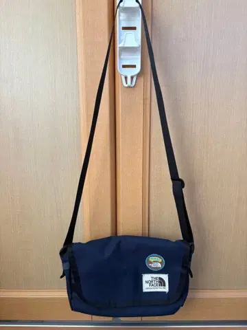THE NORTH FACE 네이비 숄더백