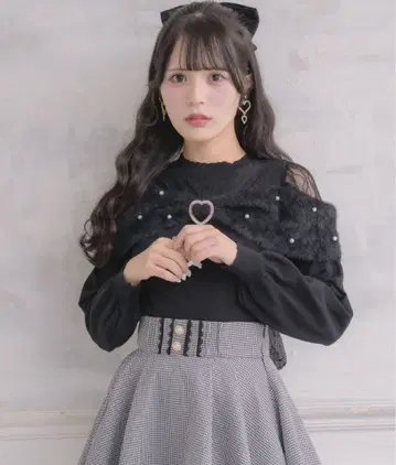 리본 디자인 니트탑 ROJITA 블랙