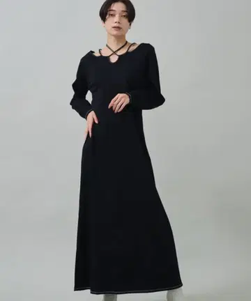 MURRAL 미우랄 Ivy twist sleeve dress