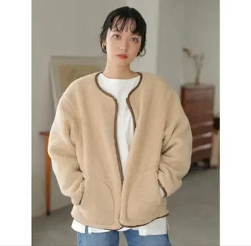 [ 새상품 ] 어스 뮤직&에코로 파이핑 보아 숏코트 베이지