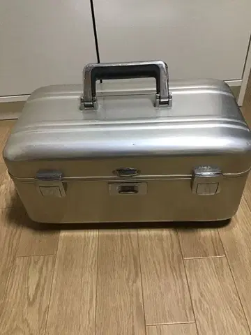 [ ZERO HALLIBURTON/제로 할리버튼 ] 트렁크 실버