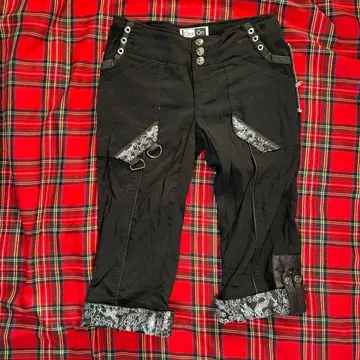 Ozz On 블랙 하프 팬츠 십자가