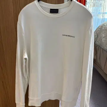EMPORIO ARMANI 화이트 긴팔 스웨터