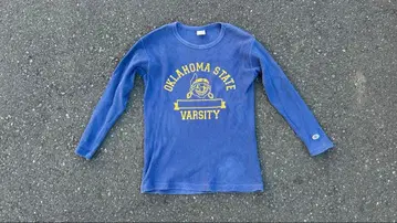 챔피언 긴팔 티셔츠