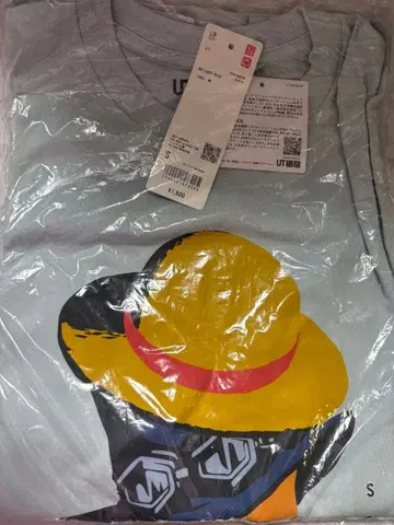 [ 새상품 미개봉 ] 유니클로 UT 원피스 콜라보 T셔츠 S 라이트 블루